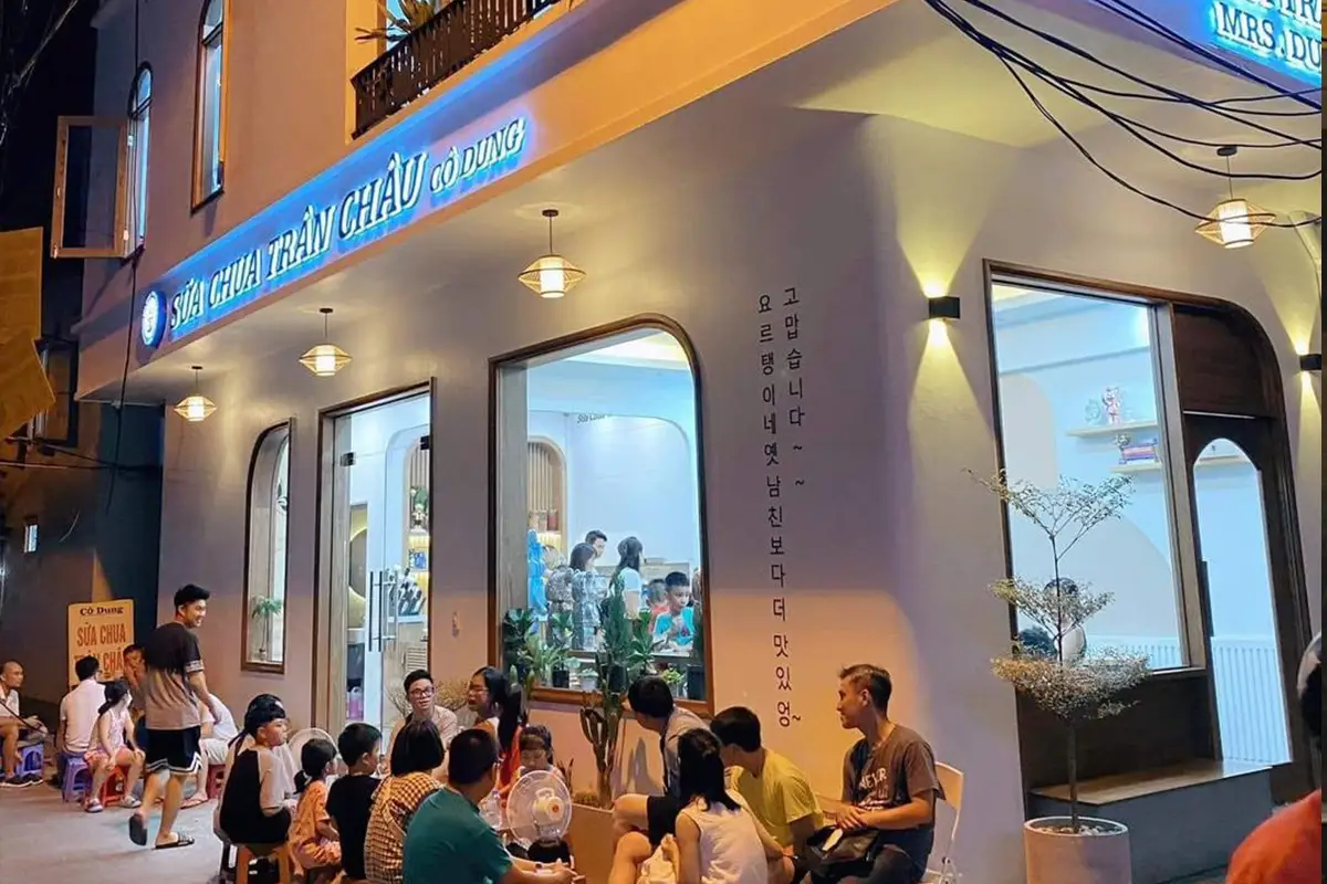 Quán sữa chua trân châu Cô Dung