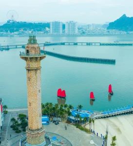 thuyền buồm Hạ Long